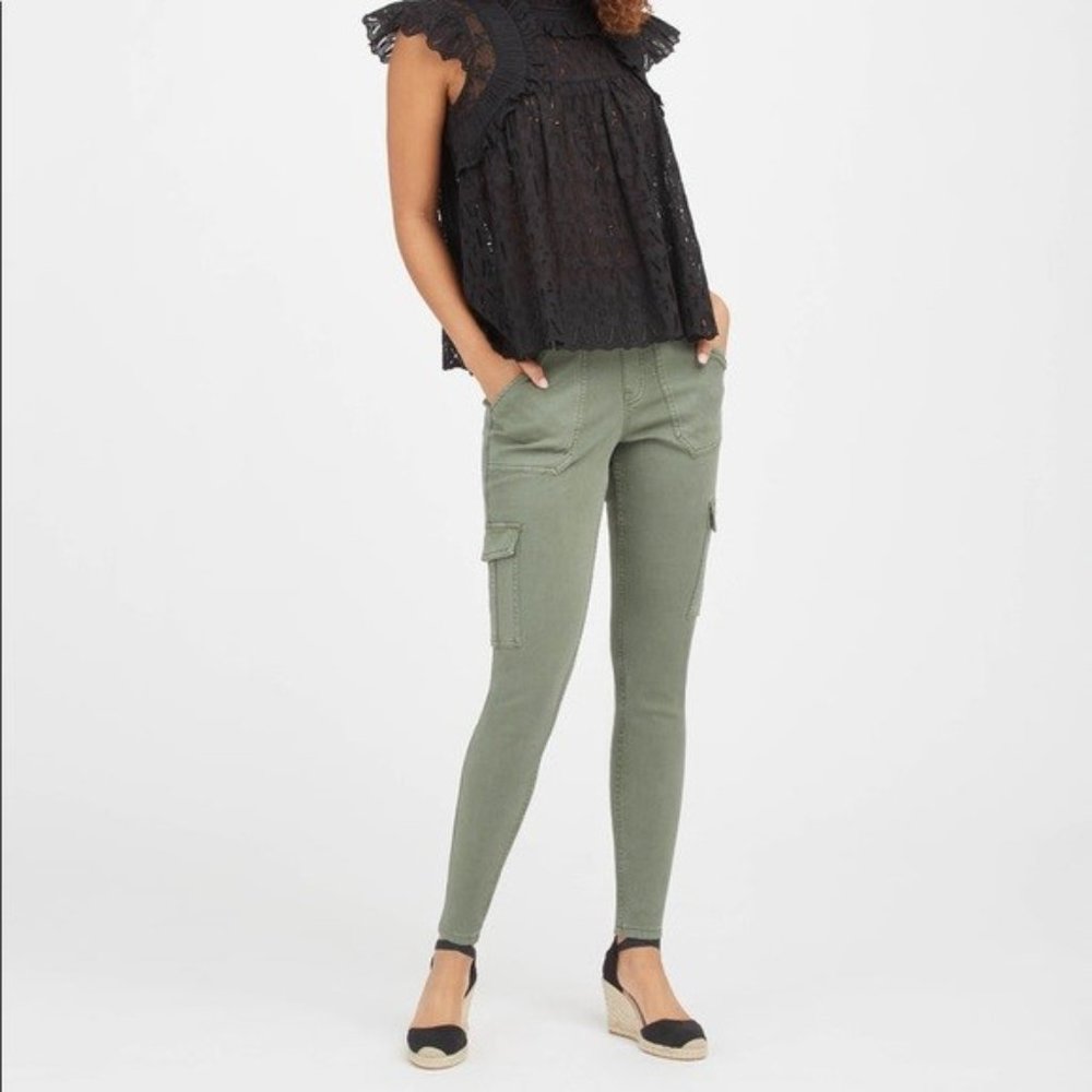 SPANX Stretch Twill Ankle Cargo Pants Soft Sage Green Size Medium Petite NWT - Picture 1 of 10